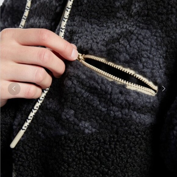 NEW Reebok Classics Winter Escape Teddy Bear Fleece Halfzip Jacket - Picture 6 of 12